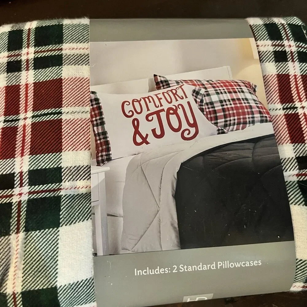 2 Flannel Standard Pillowcases Christmas plaid red white 100% cotton Portugal